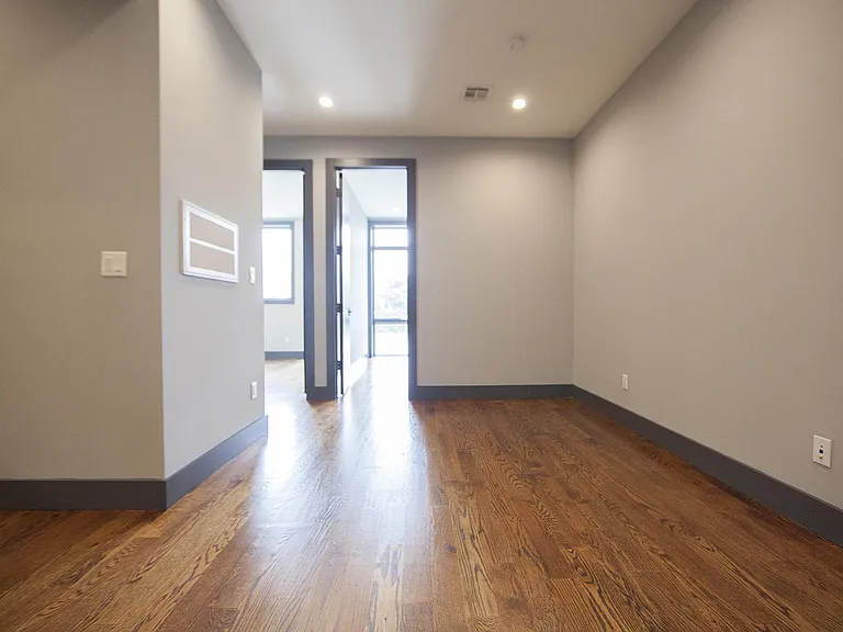 81 Stanhope St #2A — Photo 6