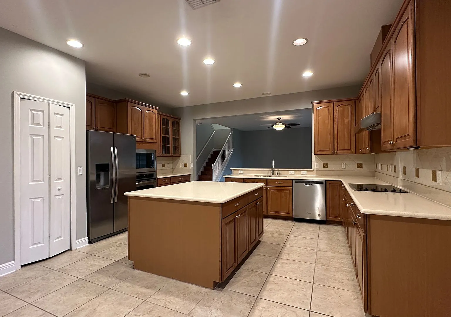 Spacious 5BR / 3.5BA Pool Home in Desirable Longwood — Photo 3