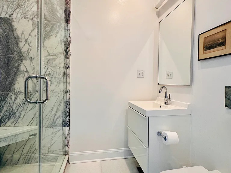 1547 4th St NW — Photo 10