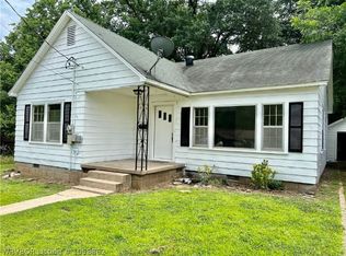 105 E Spring St, Ozark, AR 72949