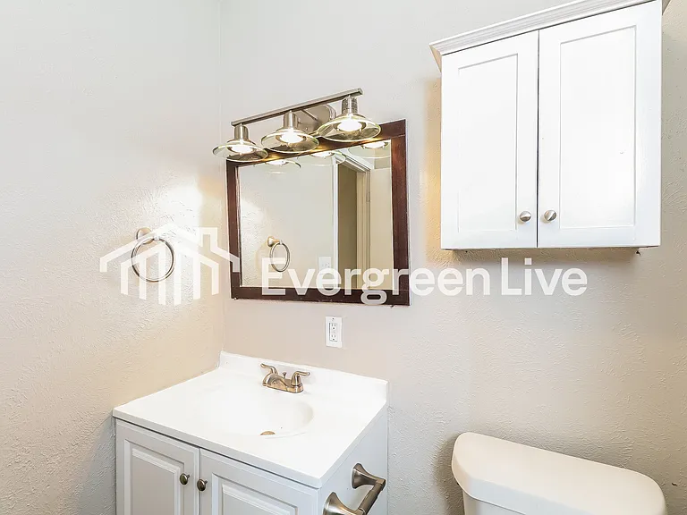 823 Johnnie Row — Photo 11