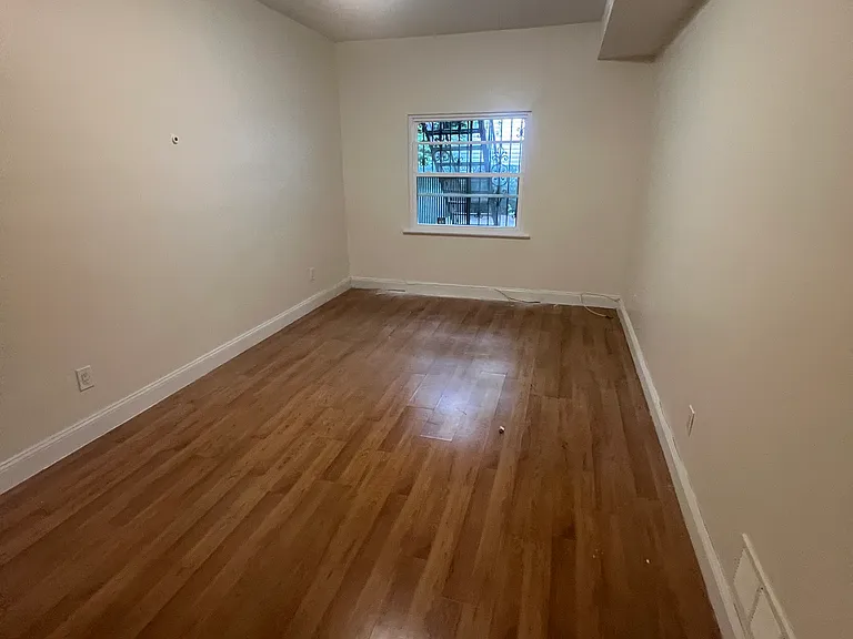 220 Sherman Ave #3 — Photo 5