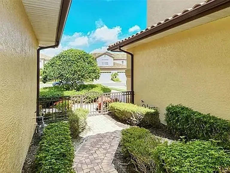 8263 Miramar Way — Photo 34