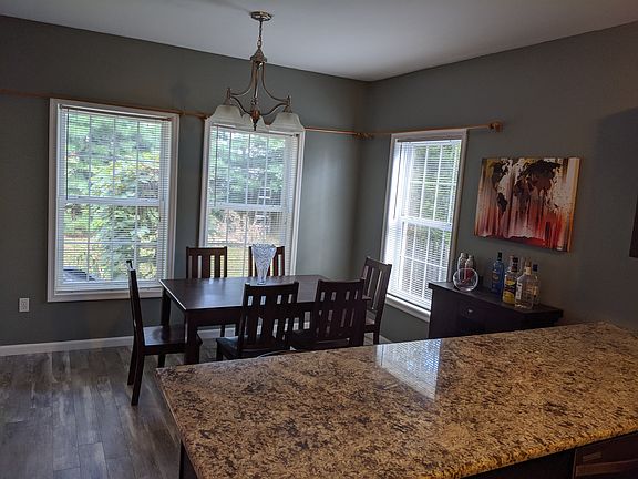5th image of 227 Kathryn St