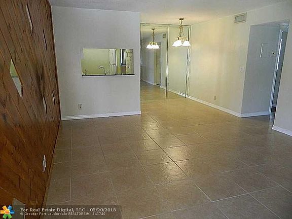 2nd image of 813 Twin Lakes Dr