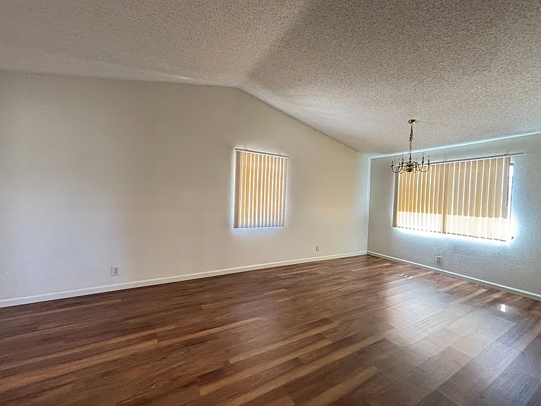 43909 Kennsington Pl — Photo 5