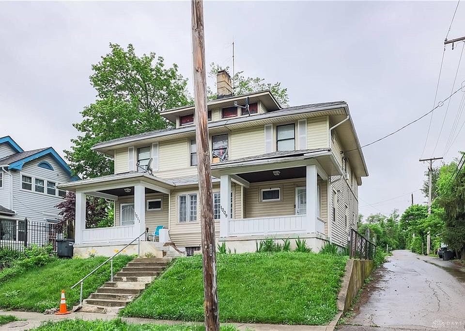 2nd image of Manhattan Ave