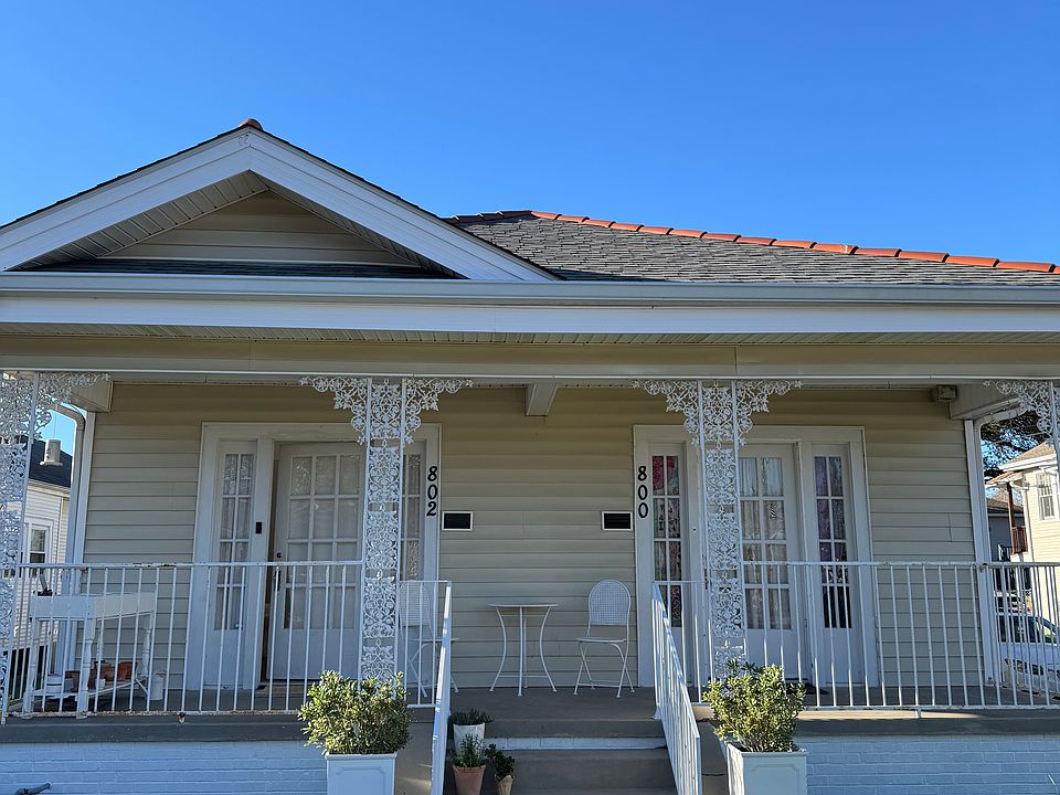 1st image of 802 Louque Pl