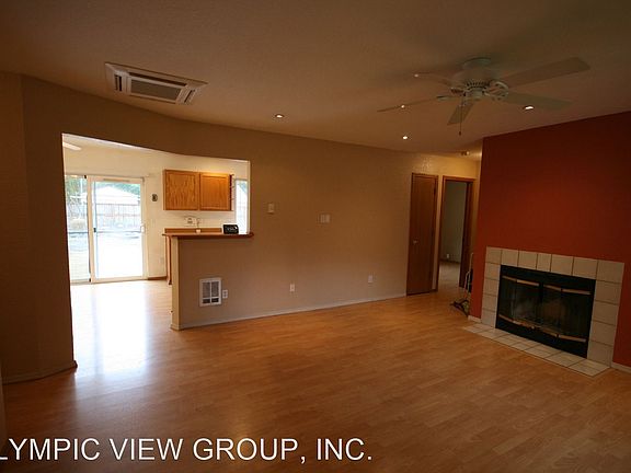 4th image of 12144 Blake St SE