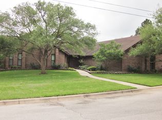 848 Acorn St, Giddings, TX 78942