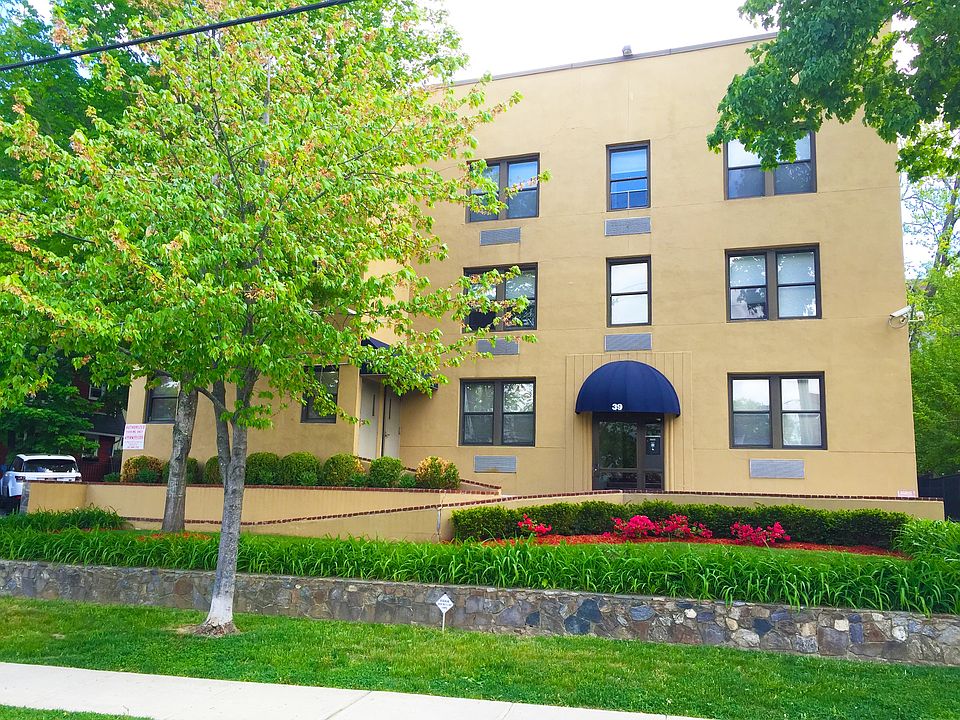 1st image of 39 Longview Ave APT 204