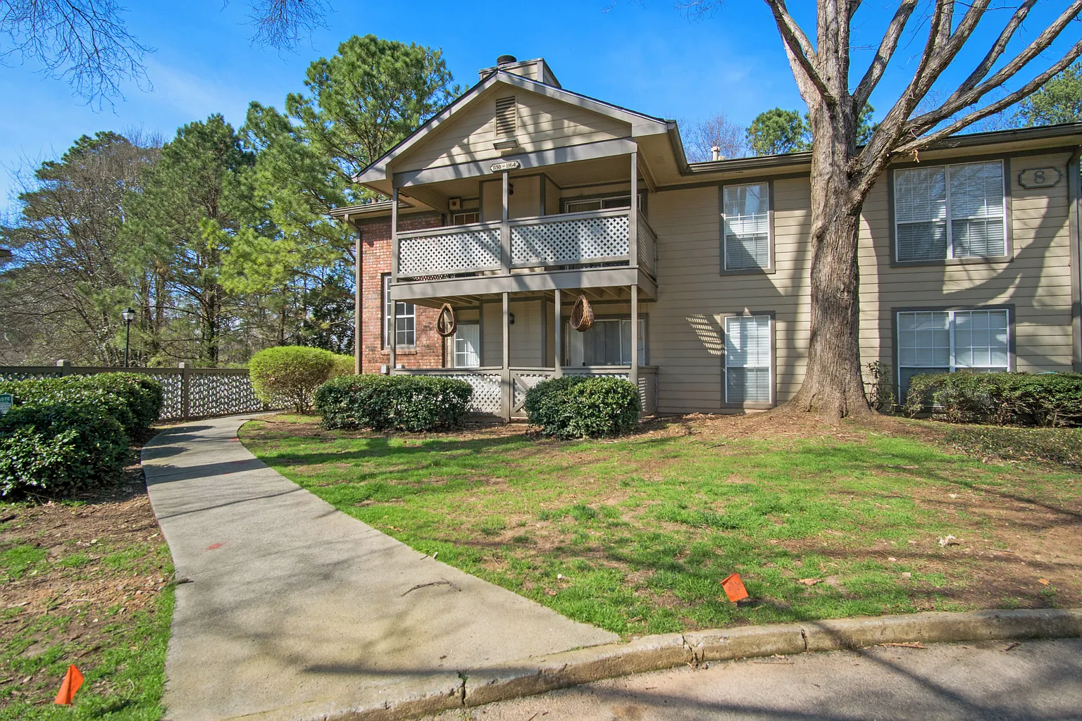 1142 Weatherstone Dr photo 1