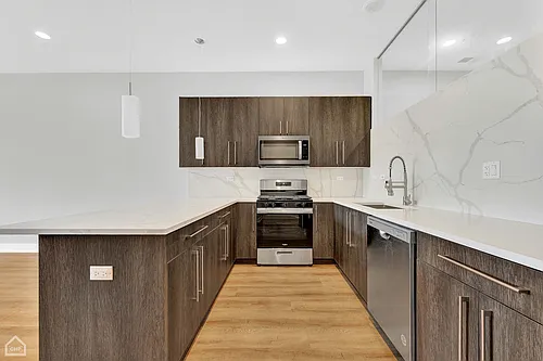 2928 W Medill Ave #211 Photo 1