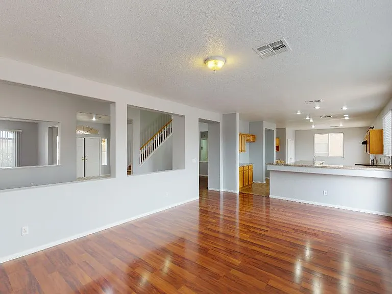 377 Ravensmere Ave — Photo 16