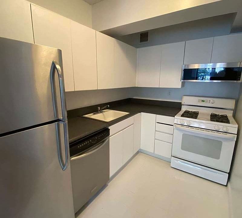 1st image of 343 W 51st St APT 3C