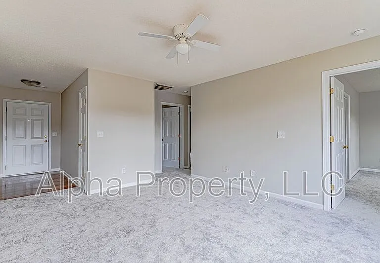 4 Buzzell Ct — Photo 3