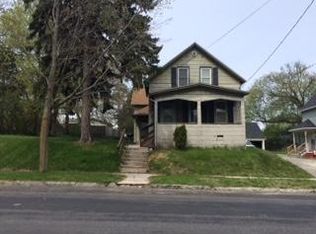 1118 S 18th St, Manitowoc, WI 54220