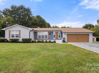 2800 Potter Rd S, Waxhaw, NC 28173