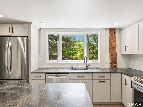 3rd image of 19 Farrell Road