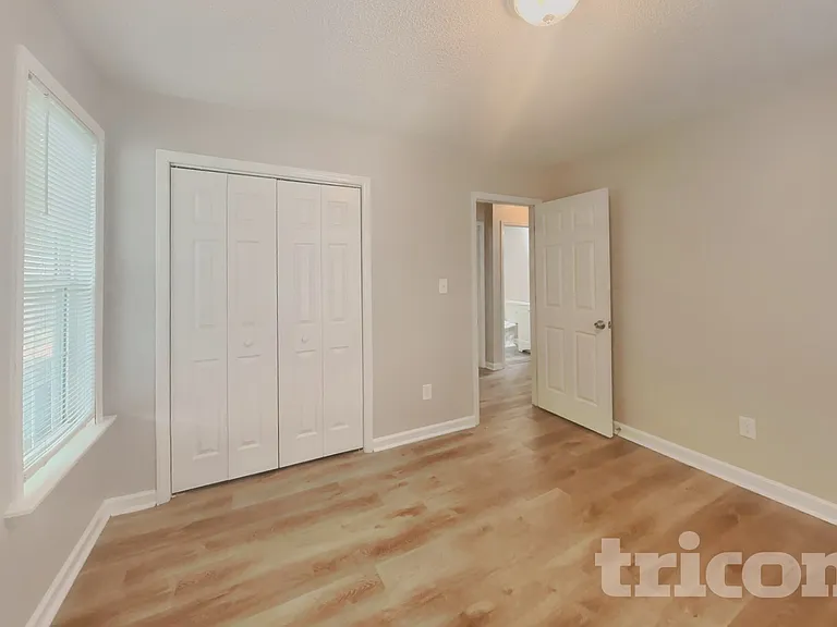 1322 Sasswood Ln — Photo 11