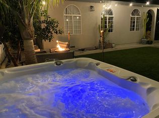 557 N Manhattan Pl, Los Angeles, CA 90004