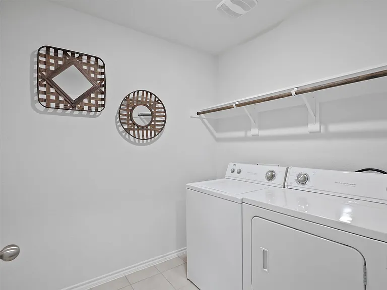 6113 Bracken Dr — Photo 21