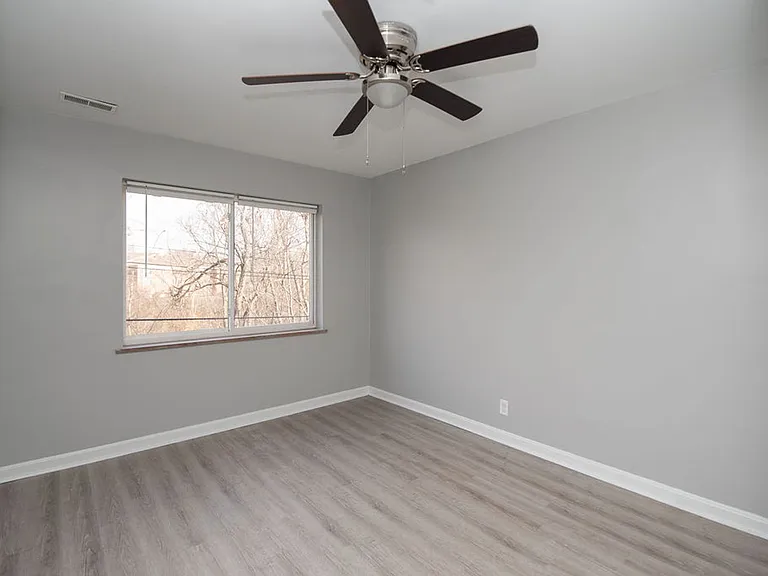Newly Upgraded Apartments -The Courtyard at Park Hills, Minutes from Downtown — Photo 39