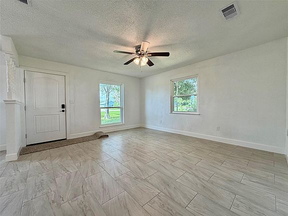 3rd image of 1412 N Avenue Q
