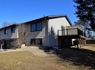 1570 Sunny Way Ct, Anoka, MN 55303