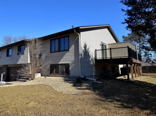 1570 Sunny Way Ct, Anoka, MN 55303