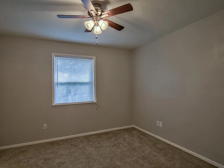 120 Valencia Dr #13 — Photo 12