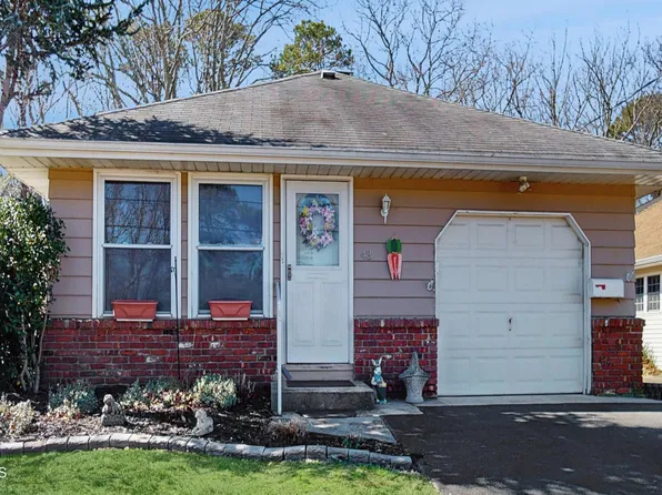 43 Mount Matterhorn Lane, Toms River, NJ 08753