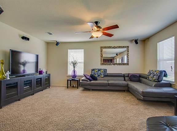 4th image of 2064 Royal Acres Trl