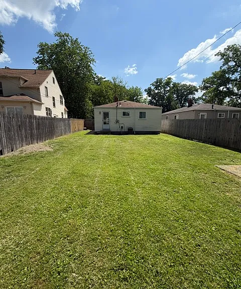 901 Symes Ave — Photo 11
