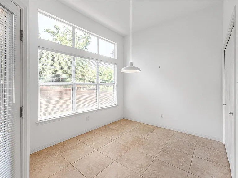 1621 Maggie Mayes St — Photo 20