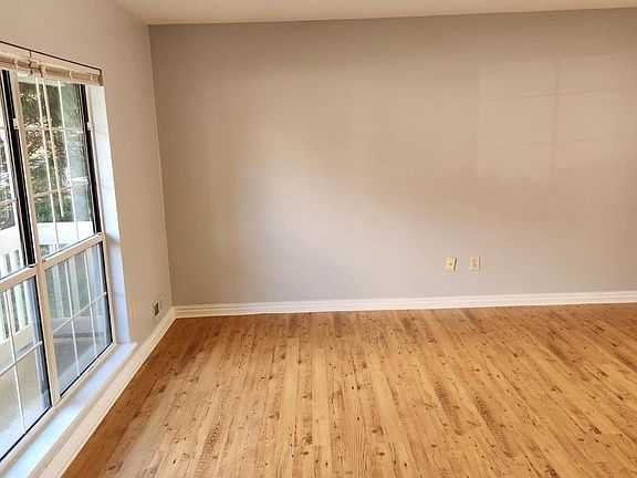 2nd image of 609 W Pompeii Dr