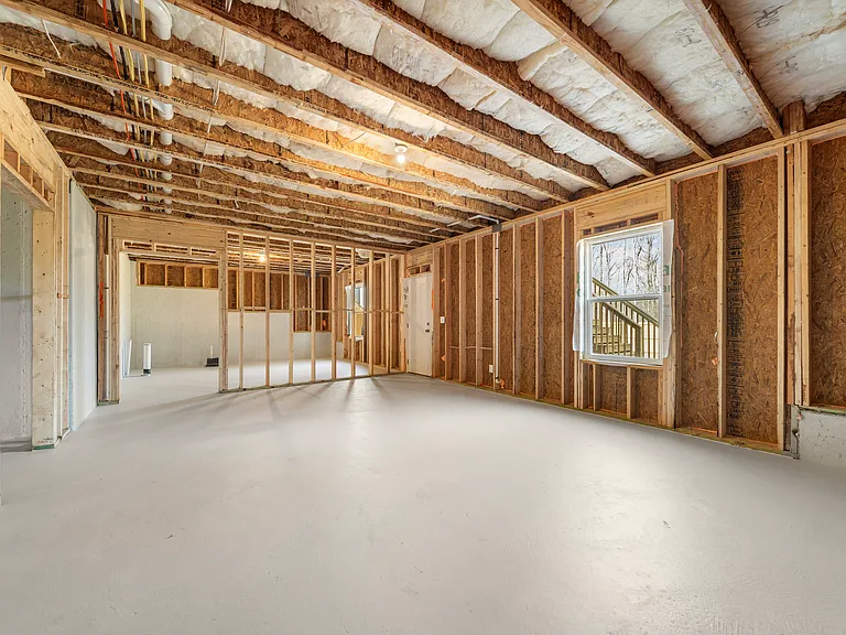 49 Elijah St — Photo 31