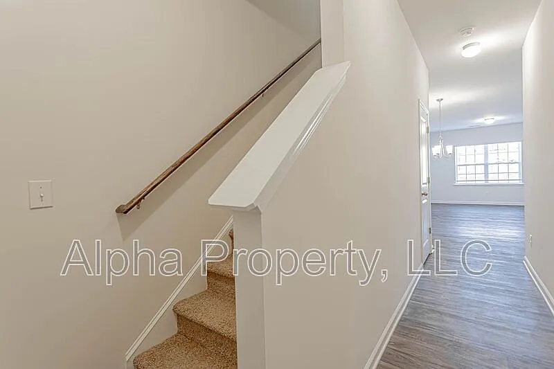 3 bed, 2.5 bath, 1429 sqft, $1,650 — Photo 4