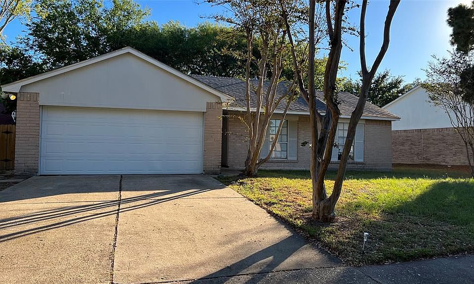 1st image of 17923 Lake Manor Dr
