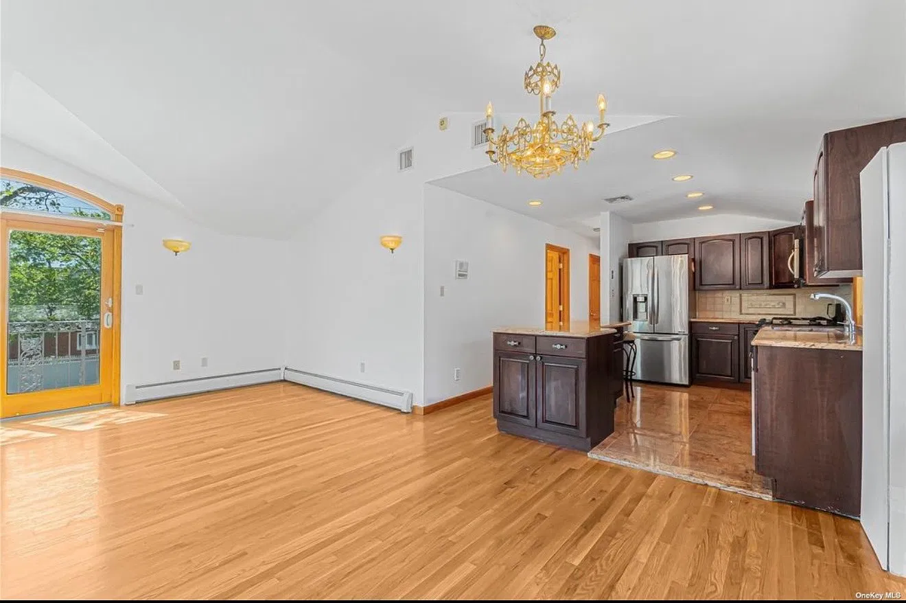 2 bed, 1.5 bath, 1000 sqft, $3,600 — Photo 4
