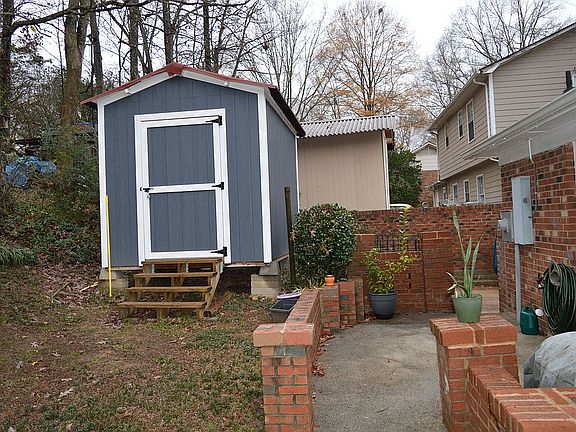 5th image of 837 Eaglewood Ave