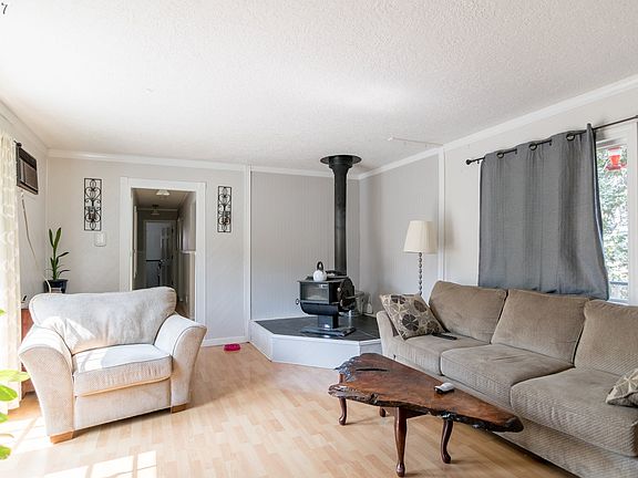 4th image of 14309 SE Laurie Ave