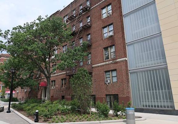 5th image of 521 W 185th St APT 3E