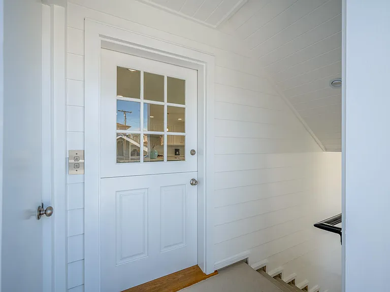 215 Poinsettia Ave #1/2 — Photo 27