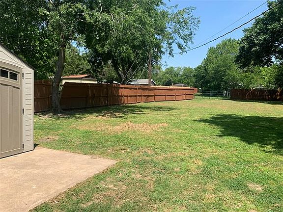 5th image of 909 Tierra Dr