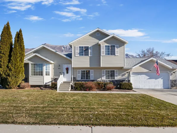 9976 N Oak Rd W, Cedar Hills, UT 84062