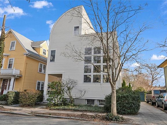 2nd image of 137 University Ave