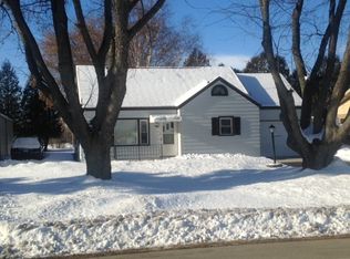 307 S Packer Dr, Francis Creek, WI 54214