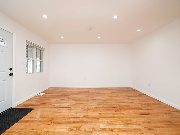 5th image of 10717 Watson Pl