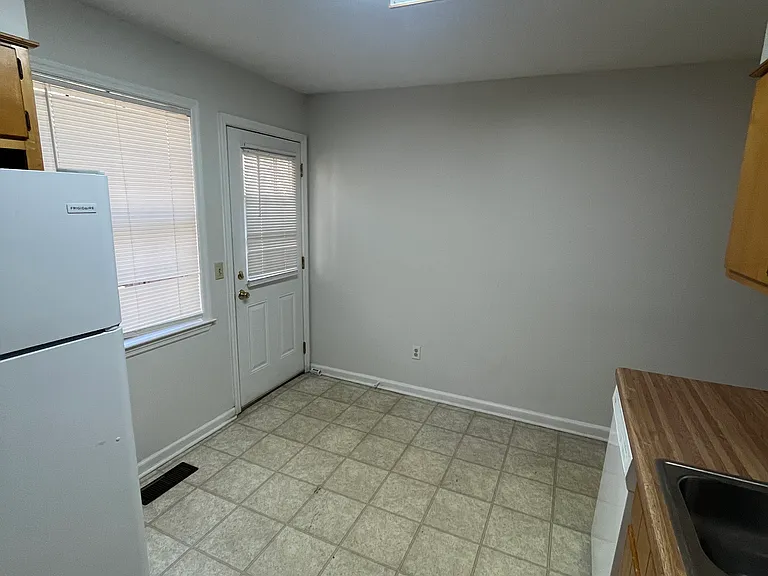 319 Mill Trace Dr #B — Photo 23
